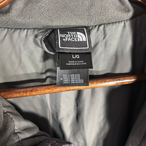 The North Face Nylon Puffer Coat - Picture 4 of 12